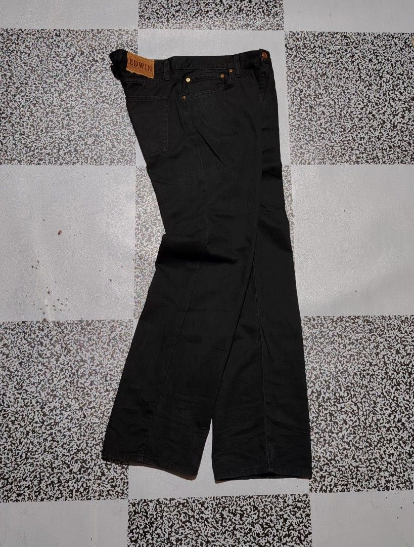 EDWIN JAPAN BLACK JEANS 🖤 (Category: Jeans) located in Bislig. Submitted by tuazons21 (Listing ID 1471284757, Image 1). Description: EDWIN JAPAN BLACK JEANS 🖤 SIZE : 34 ON TAG ACTUAL WAISTLINE : 34 LENGTH : 42.7(NEAR TO 43) INCHES HEM : 9 INCHES CR : 9.9/10 NO FLAWS GOOD AS NEW CONDITION DETAILS POSTED⤵️ 1,500💸+SF✈️ UNLI VOUCH📌 DM TO PURCHASE 📩📩.