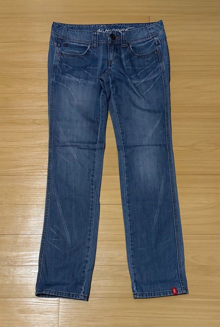 Esprit Women Denim Jeans Size 32 (Category: Jeans) located in Quezon City. Submitted by garagesale2026 (Listing ID 1471178017, Image 1). Description: - Used a few times - In very good condition - Runs big, Size 26 on tag, fits up to 32" low waist - Length: 38"; Inseam: 32" - Straight-leg cut Payment thru Gcash/Bank Transfer Shipping method: LBC/Grab/Lalamove Shipping fee care of buyer.