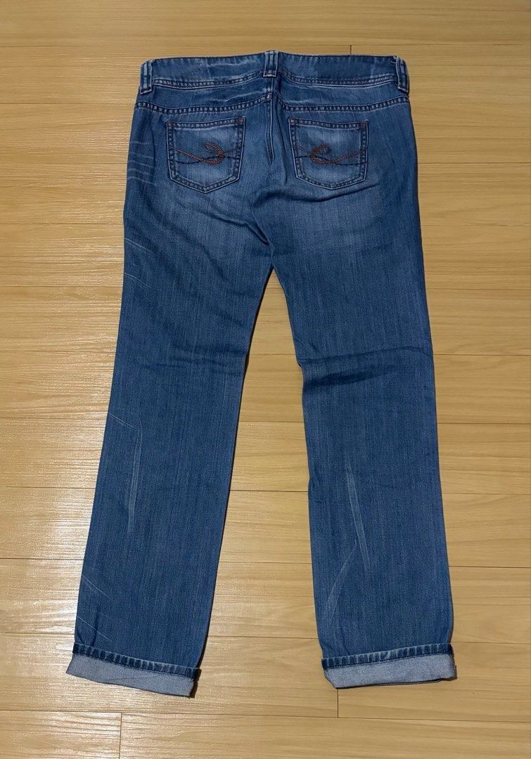 Esprit Women Denim Jeans Size 32 (Category: Jeans) located in Quezon City. Submitted by garagesale2026 (Listing ID 1471178017, Image 2). Description: - Used a few times - In very good condition - Runs big, Size 26 on tag, fits up to 32" low waist - Length: 38"; Inseam: 32" - Straight-leg cut Payment thru Gcash/Bank Transfer Shipping method: LBC/Grab/Lalamove Shipping fee care of buyer.
