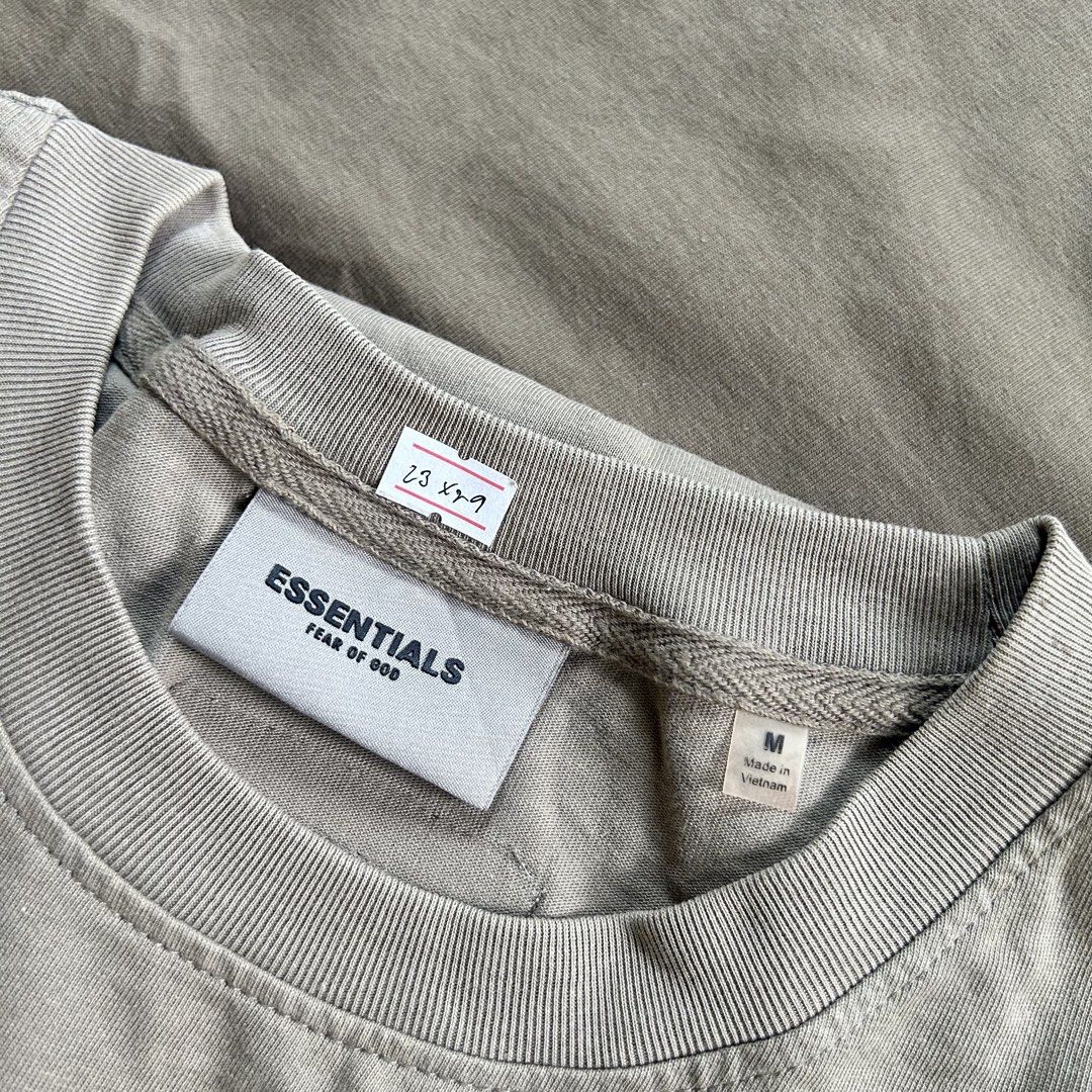 Essentials T-Short (Category: Tshirts & Polo Shirts ) located in San Jose del Monte. Submitted by cstash.exclusive (Listing ID 1471222904, Image 3). Description: ‼️Payment First‼️ ❌ No Free Shipping Fee Color rate: 9.5 / 10 -Need wash Size on tag: M Dimes: 23w x 29L (Inch).