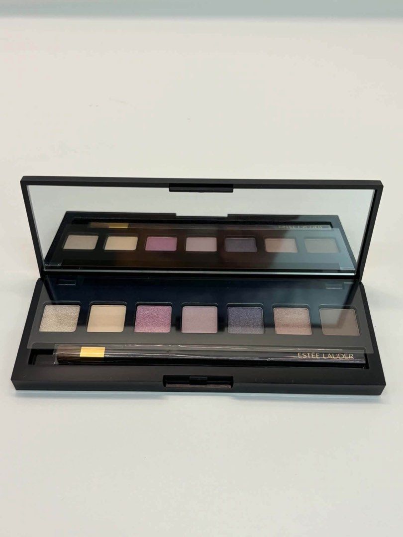 Estee Lauder Eyeshadow (Category: Makeup) located in Bulacan. Submitted by karisma_noverra (Listing ID 1471161333, Image 1). Description: Brand new.