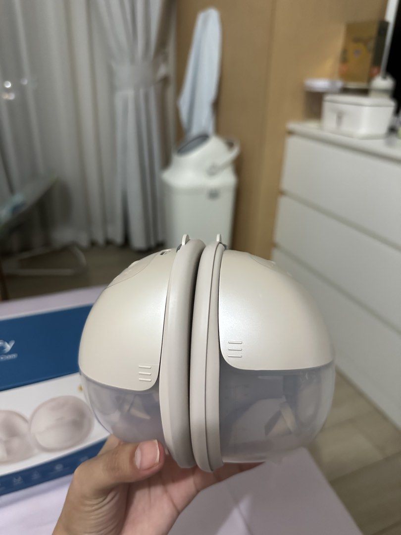Eufy S1 Pump (2 DAYS OLD) (Category: Breastfeeding & Bottle Feeding) located in Angeles City. Submitted by ginlyy (Listing ID 1471185043, Image 2). Description: Selling my 2 days old Eufy S1 wearable breast pumps — COMPLETE SET Yes po kakabili lang🙂‍↕️ Delivered on October 28 and tried only twice. Used with the 17mm flange only. Already sterilized and placed back in its box. RFS: Impulsive buy. Decided to switch to exclusive formula feeding. Wal