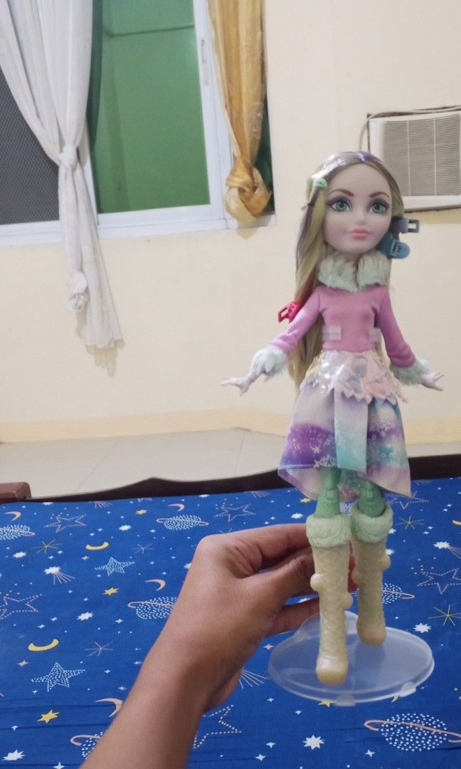 Ever after high doll Crystal Queen (Category: Announcements) located in Bangued. Submitted by known_white (Listing ID 1471242967, Image 2). Description: Selling her cause I need funds. -Not for sensitive buyer -WYSIWYG -Clear stand included -No issue or flaw -Smooth hair -Only missing wand Get na po ninyu I really need funds kasi.