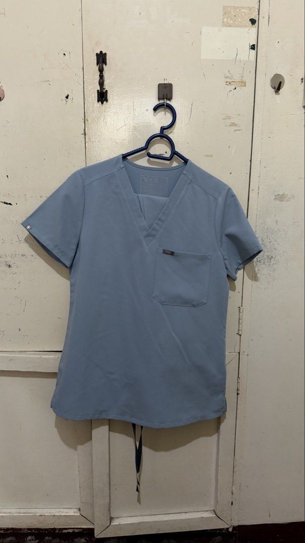 FIGS Scrubs - Dusty blue (Category: Sets or Coordinates) located in Davao. Submitted by tacoling (Listing ID 1471134385, Image 1). Description: FIGS catarina top in XXS zamora like jogger pants in XS/petite no stains rfs: not used - last price posted, discount if 2 items or more.