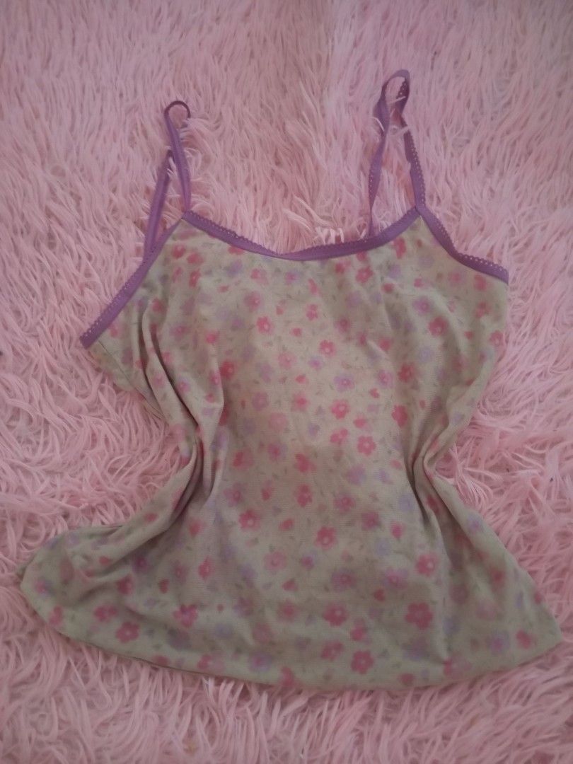 Floral Thin Top (Category: Sleeveless) located in Quezon City. Submitted by irydovii (Listing ID 1471267280, Image 1). Description: .