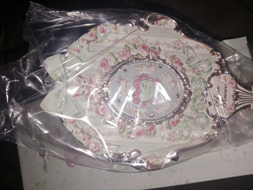 flower knows bunny garden (Category: Mirrors) located in Bogo. Submitted by masonglhai55861 (Listing ID 1471166312, Image 3). Description: Flower knows bunny garden limited edition mirror color.