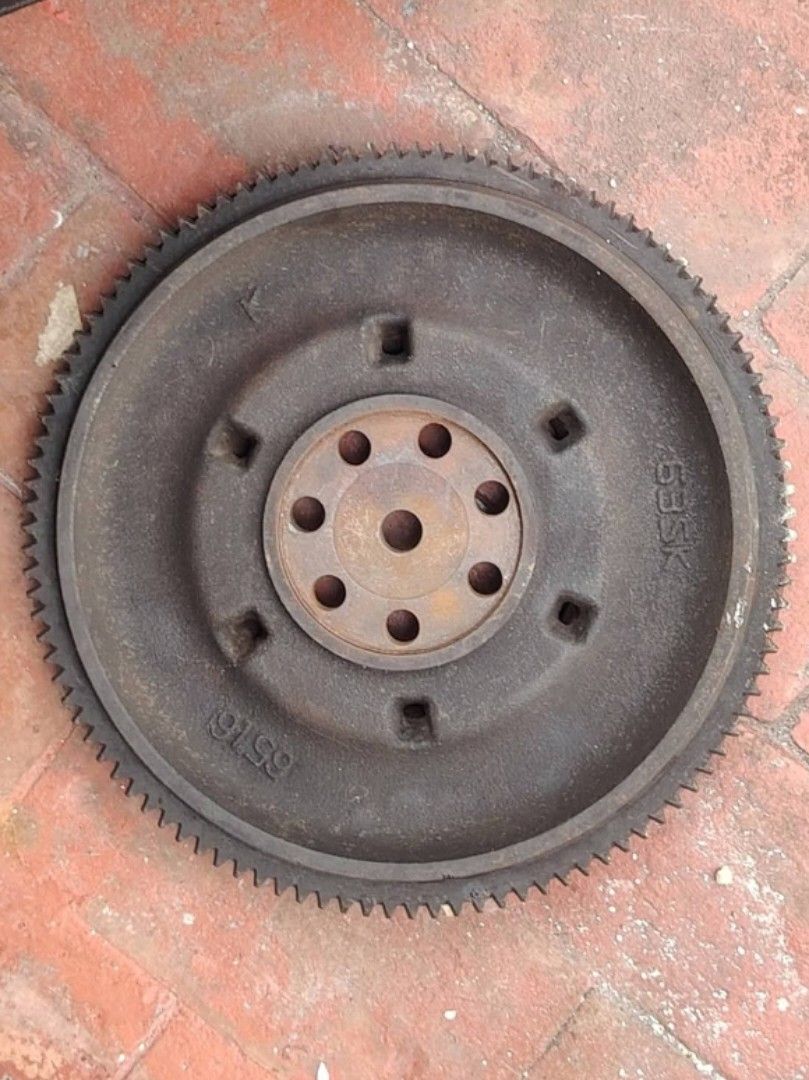 Flywheel Galant (Category: Body Parts and Accessories) located in Manila. Submitted by cleverocean.b402b5 (Listing ID 1471166999, Image 1). Description: flywheel 1200 pillars set 500 gas floater 500 clutch disc & pressure plate set 1000.