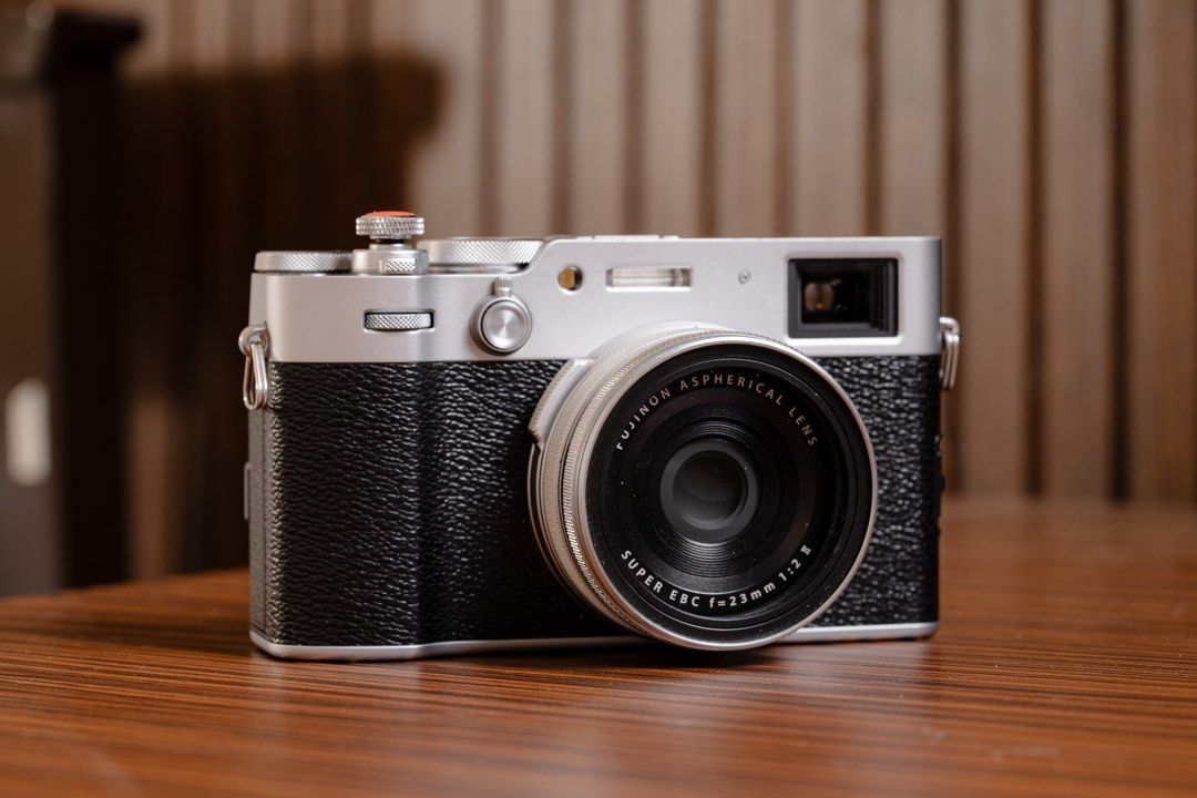 Fujifilm X100VI with Several Freebies (Category: Cameras) located in Manila. Submitted by tonyslark (Listing ID 1471168814, Image 2). Description: Fujifilm X100VI PHP 92,000 Complete Accessories Shutter Count: 17k+ Freebies: SmallRig Leather Case Kit JJC Hood 2x Fujifilm Batteries 2x Ravpower Batteries 1x Ravpower Charger 1x Fujifilm Lens Cap 1x Red Soft Shutter Button 1x SmallRig Hot Shoe Cover 3x Extra Tempered Glass ✅ Open for Meetups 💰 High 
