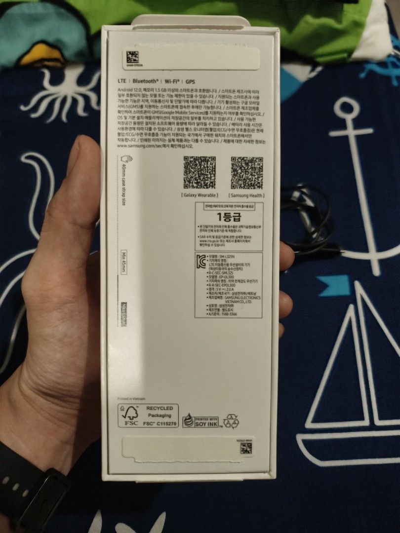 Galaxy watch 8 LTE 40mm (Category: Wearables & Smart Watches) located in Marikina City. Submitted by rtobs08 (Listing ID 1471274777, Image 2). Description: Galaxy watch 8 40mm LTE version complete with box and accessories screen has no scartches as screen protector wss installed upon opening excellent battery life rfs: can't fully utilize as I am not using a samusng phone free screen protector x2 free stainless steel strap.