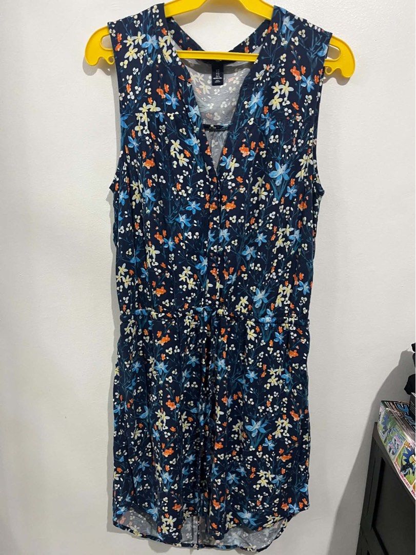 GAP Blue Floral Dress (Category: Dresses) located in Manila. Submitted by jhcollections (Listing ID 1471197808, Image 1). Description: GAP Blue Floral Sleeveless Dress - small on tag but can fit up to medium - with waist tie - actual photos posted - j&t / grab/ lalamove.