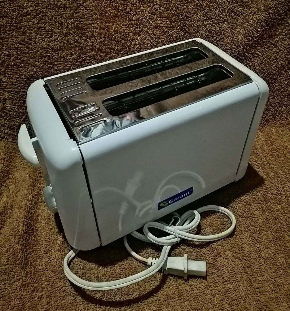 Garant 2-Slice Pop-Up Electric Bread Toaster (Model: GBT-120) (Category: Breadmakers) located in Valenzuela. Submitted by justgorjas (Listing ID 1471257347, Image 1). Description: Capacity: 2 slices of bread Power / Wattage: 750 Watts (230V ~ 60Hz) Lalamove pooling only, check the shipping fee price before messaging me: Location: MARILAO BULACANo.