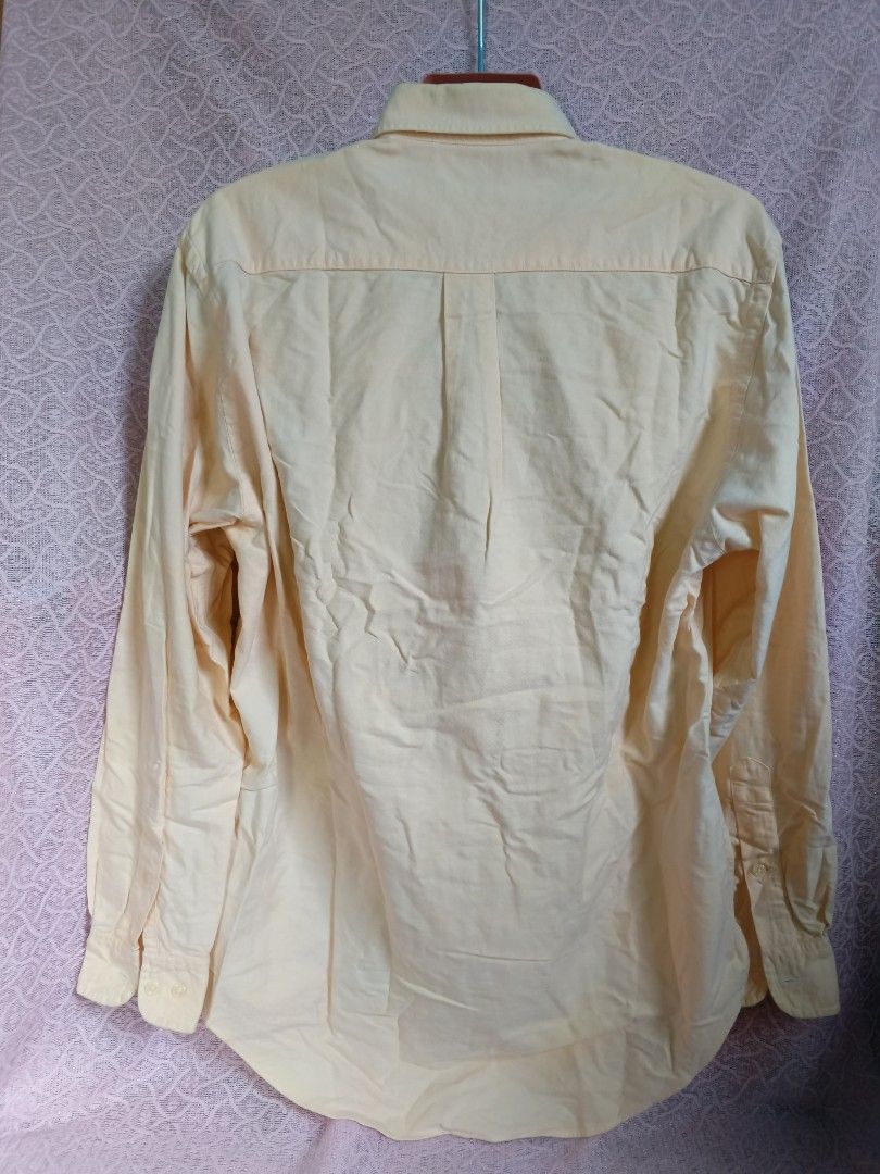 GIORDANO CLASSICS yellow long-sleeve button-down shirt (Category: Tshirts & Polo Shirts ) located in Baguio. Submitted by mir_yam.elias (Listing ID 1471200709, Image 2). Description: GIORDANO CLASSICS yellow long-sleeve button-down shirt Medium on mens Semi-L women's slight flaw on last pic.
