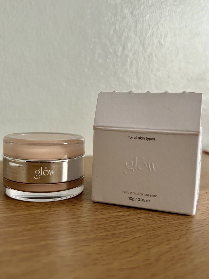 Glow Not Dry Concealer 10g (Category: Makeup) located in Quezon. Submitted by julienemirandaprieto (Listing ID 1471160350, Image 1). Description: Glow Not Dry Concealer (Swatched Only) 📌No low balling please, these are brand new and already priced at lowest. The original prices are attached in the photo slides. I can ship through J&T, lalamove, & gogoexpress, shipping fee must be shouldered by the buyer. I can also do meet-up around Quezon City.