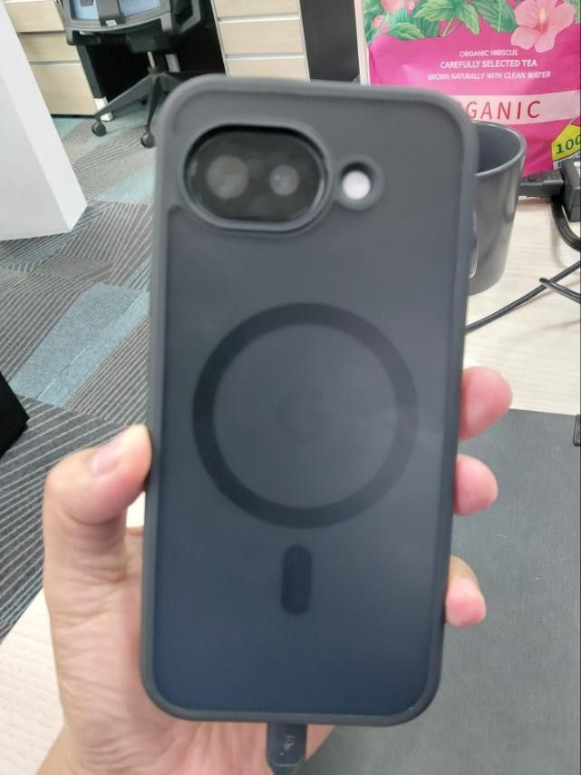 GOOGLE PIXEL 10A 128 OBSIDIAN (Category: Cases & Sleeves) located in Makati City. Submitted by jb14corpuz (Listing ID 1471205135, Image 2). Description: FOR SALE PIXEL 10A 128GB OBSIDIAN UNLOCKED VARIANT SINGAPORE PURCHASED ON OCTOBER 20, 2026 BATTERY CYCLE 9 BATTERY HEALTH 100% WITH INSTALLED TG GLASS FRONT AND CAMERA INCLUSIONS: BOX, USB C CABLE, SPIDERCASE & OFFICIAL GOOGLE CHARGER 45W GAGAMITIN NALANG, COMPLETE PACKAGE NA PO. RFS: NEED FUNDS.