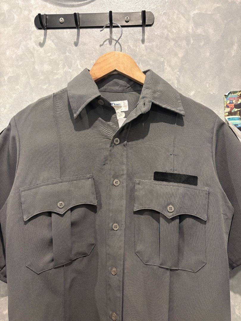Gray Security Uniform (Category: Tshirts & Polo Shirts ) located in Quezon City. Submitted by outofhabits_store (Listing ID 1471190561, Image 2). Description: Size: Small Width: 20 inches Length: 24 inches Buy 2 items worth 600 pesos and get them for 1,000 Payment method: GCash Shipping options (shouldered by buyer): J&T 3-7 days, Lalamove or Grab within the day Location: Quezon City Please manage your expectations as this item is not brand new. 