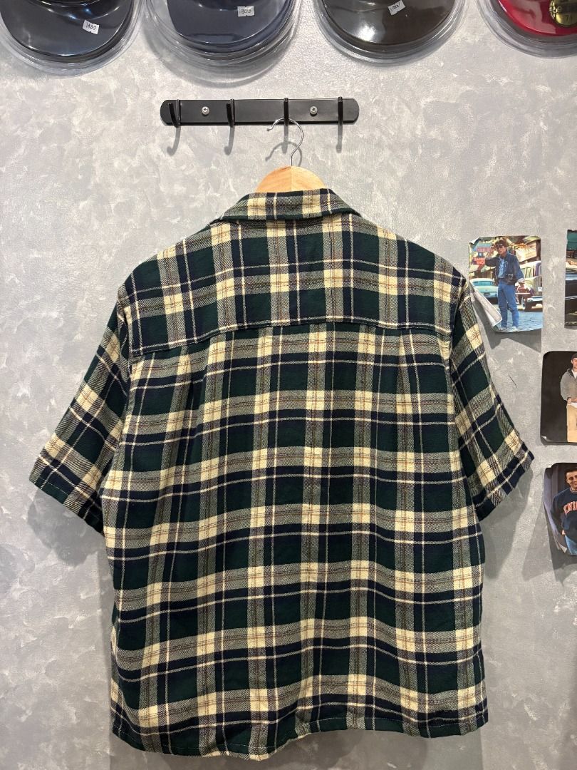 Green Checkered Crop Polo (Category: Tshirts & Polo Shirts ) located in Quezon City. Submitted by outofhabits_store (Listing ID 1471192360, Image 3). Description: Size: Large Width: 23 inches Length: 24 inches Buy 2 items worth 600 pesos and get them for 1,000 Payment method: GCash Shipping options (shouldered by buyer): J&T 3-7 days, Lalamove or Grab within the day Location: Quezon City Please manage your expectations as this item is not brand n