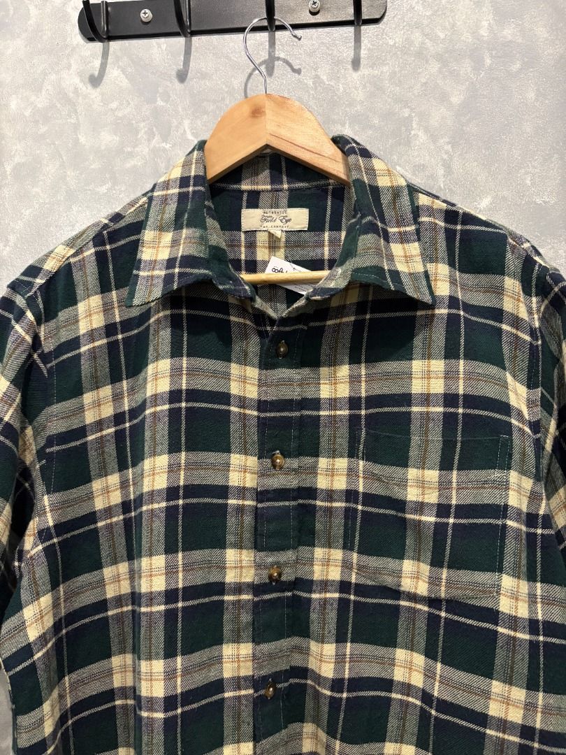 Green Checkered Crop Polo (Category: Tshirts & Polo Shirts ) located in Quezon City. Submitted by outofhabits_store (Listing ID 1471192360, Image 2). Description: Size: Large Width: 23 inches Length: 24 inches Buy 2 items worth 600 pesos and get them for 1,000 Payment method: GCash Shipping options (shouldered by buyer): J&T 3-7 days, Lalamove or Grab within the day Location: Quezon City Please manage your expectations as this item is not brand n