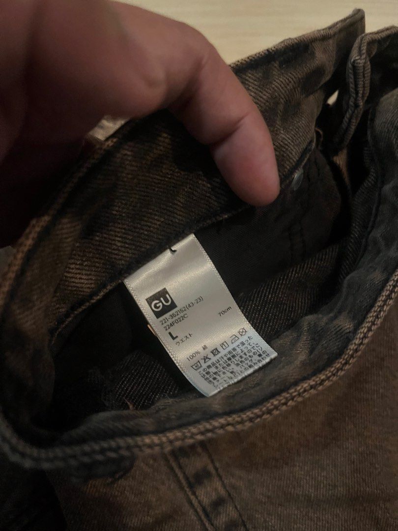 GU BARREL PANTS (BROWN) (Category: Jeans) located in Santa Barbara. Submitted by megs012 (Listing ID 1471142763, Image 3). Description: L-40 W-30 to 31.