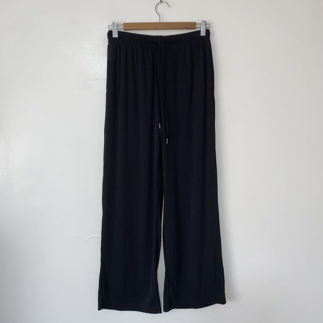 GU BY UNIQLO rib wide pull on pants (Category: Other Bottoms) located in San Jose del Monte. Submitted by mamiracky (Listing ID 1471180415, Image 3). Description: .