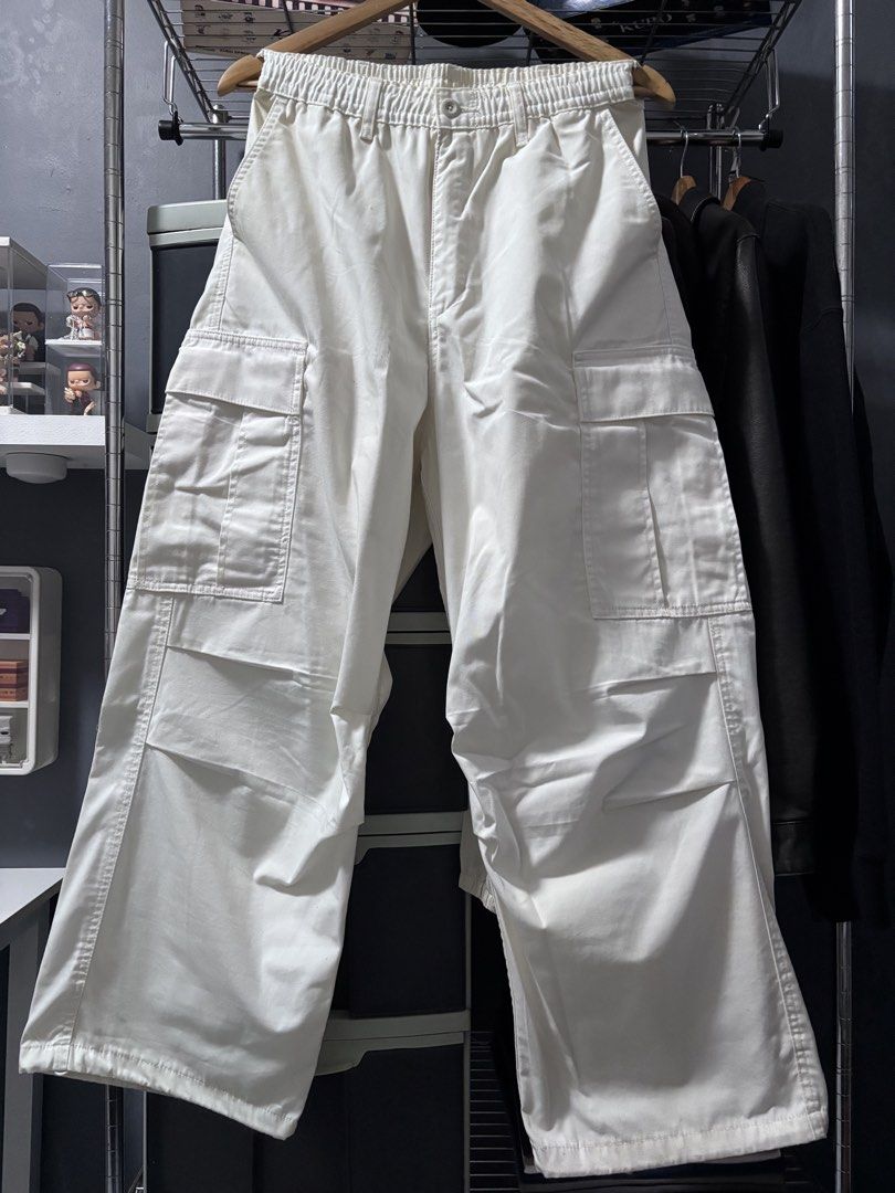 GU JAPAN - Cargo Pants for Men (Category: Jeans) located in Manila. Submitted by miguelguanio (Listing ID 1471196393, Image 1). Description: size: Small color: white with slight yellowish tone issue: seen on photo, stain on bottom from GU JAPAN.