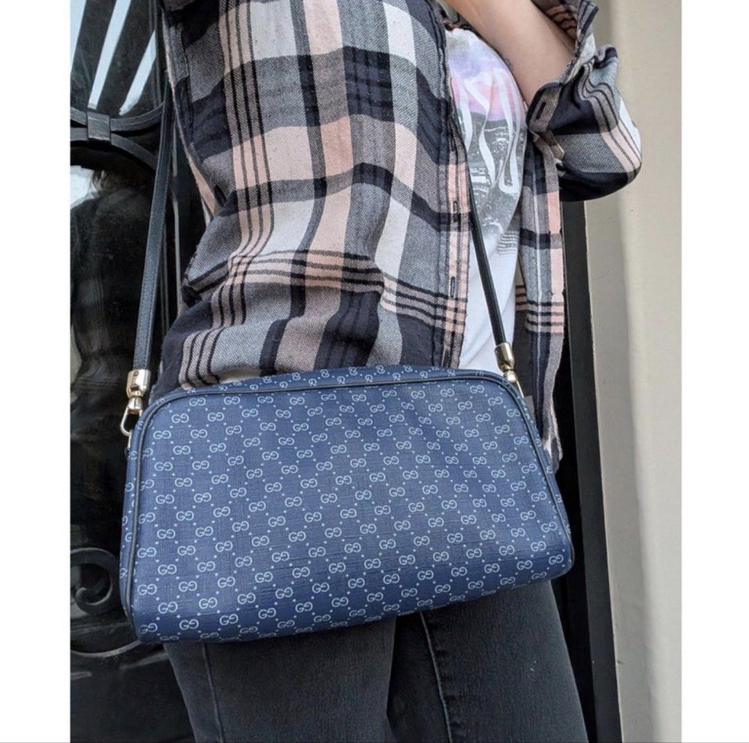 Gucci canvas vintage💯 (Category: Luxury Bags & Wallets) located in Manila. Submitted by swiftrabbit_1b4093 (Listing ID 1471125567, Image 1). Description: .