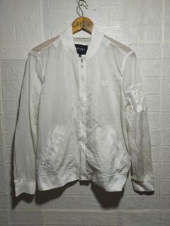 (Category: ) located in . Submitted by cabisaythriftshop (Listing ID 1471221935, Image 1). Description: .