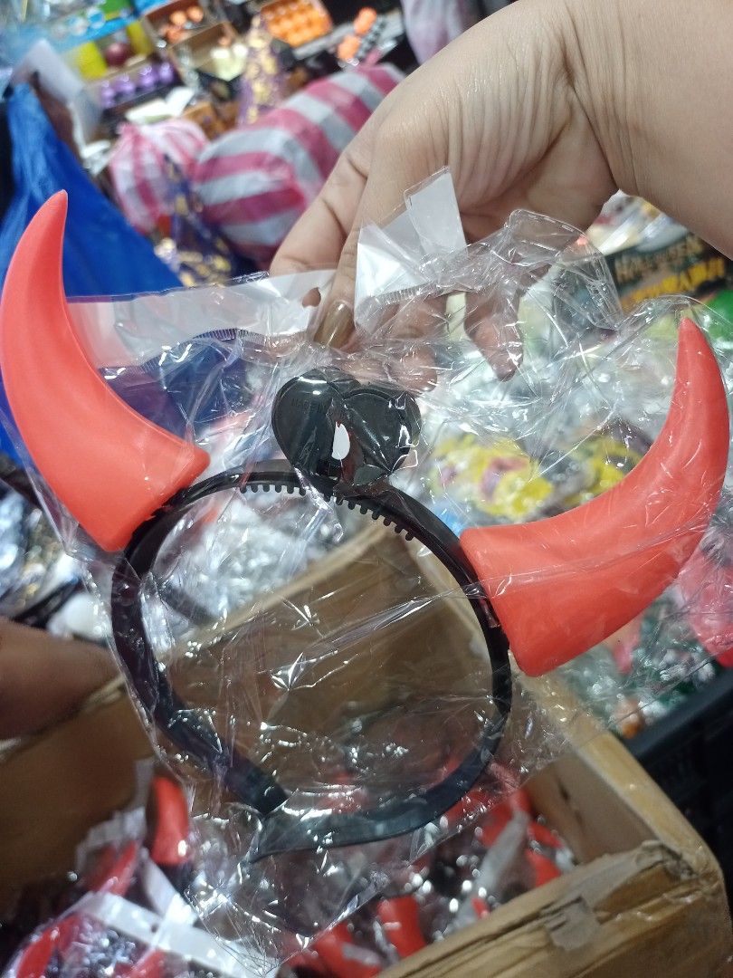 Halloween party needs (Category: Figurines & Statues) located in Manila. Submitted by oddocean.ee74c3 (Listing ID 1471156196, Image 1). Description: pm pm lang po .