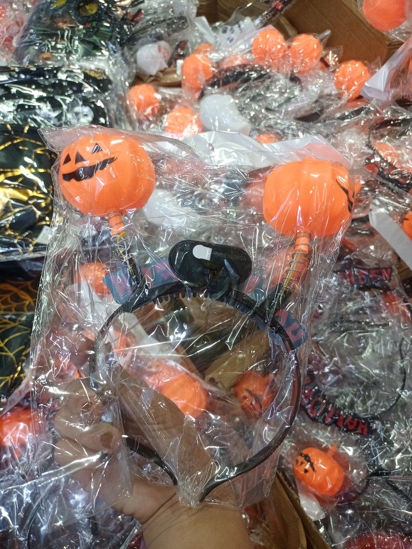Halloween party needs (Category: Figurines & Statues) located in Manila. Submitted by oddocean.ee74c3 (Listing ID 1471156196, Image 3). Description: pm pm lang po .