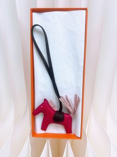 （分類：）位於 。 由 heras.luxury 提交（商品編號 1471149942，圖片 1）。簡介： 。