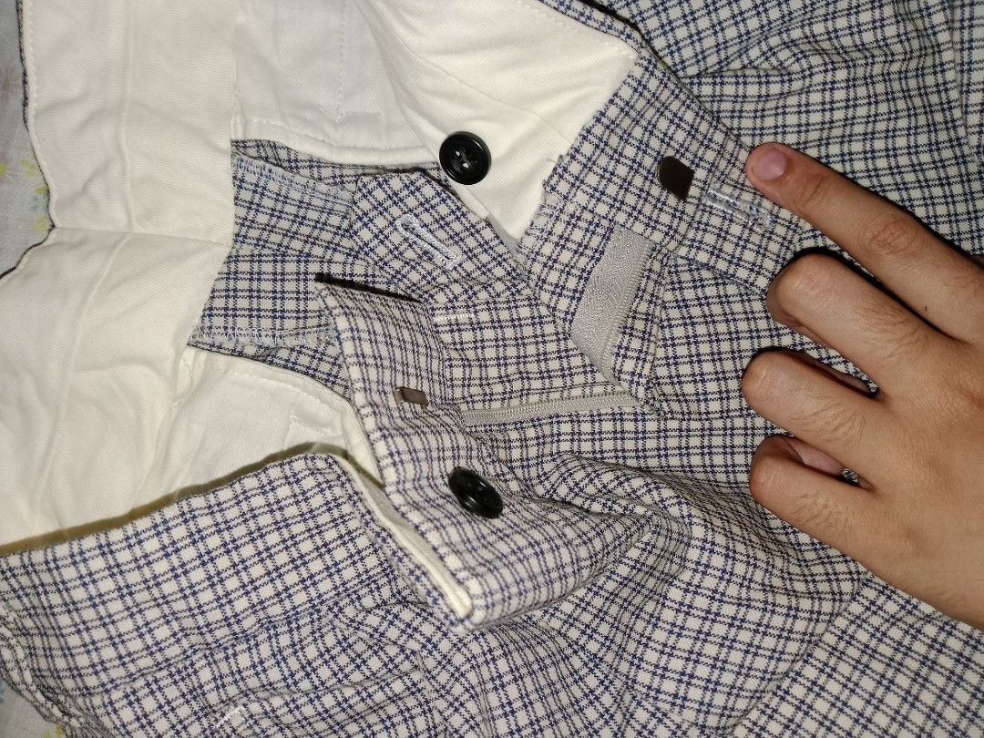 High-waisted checkered formal pants | Corporate (Category: Other Bottoms) located in Manila. Submitted by tannie444 (Listing ID 1471218314, Image 3). Description: ✿ Minor flaw (see pic) ✿ Very high quality pants! (Made from Italy siya hehe) ✿ Estimated waist size: 30-32 ᯓᡣ𐭩 Mode of payment: GCash ᯓᡣ𐭩 J&T.
