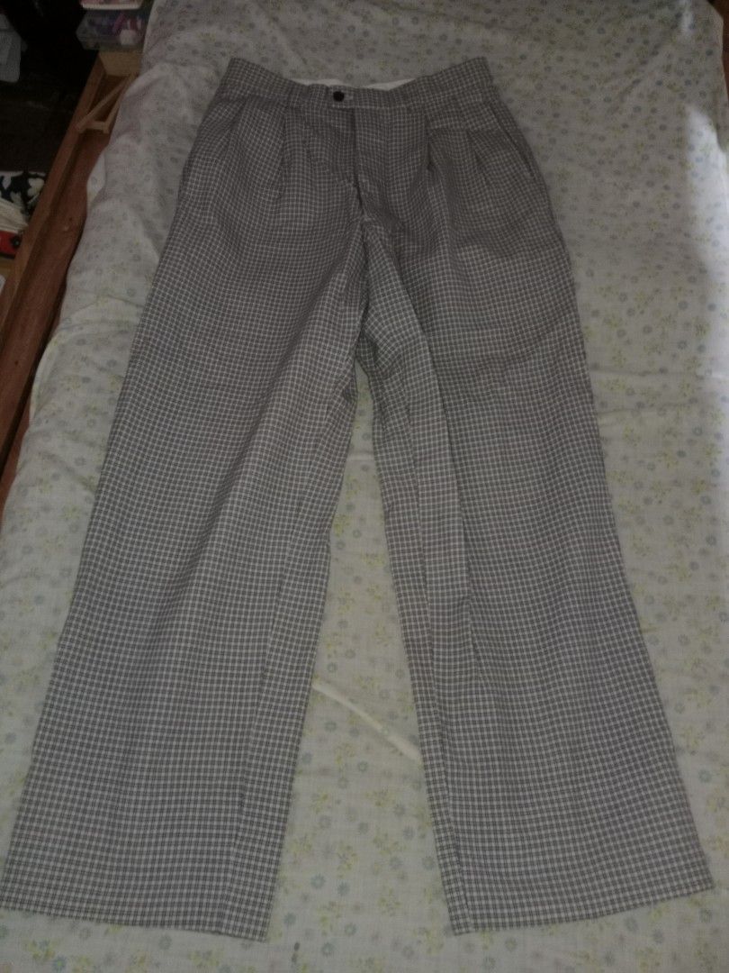 High-waisted checkered formal pants | Corporate (Category: Other Bottoms) located in Manila. Submitted by tannie444 (Listing ID 1471218314, Image 2). Description: ✿ Minor flaw (see pic) ✿ Very high quality pants! (Made from Italy siya hehe) ✿ Estimated waist size: 30-32 ᯓᡣ𐭩 Mode of payment: GCash ᯓᡣ𐭩 J&T.