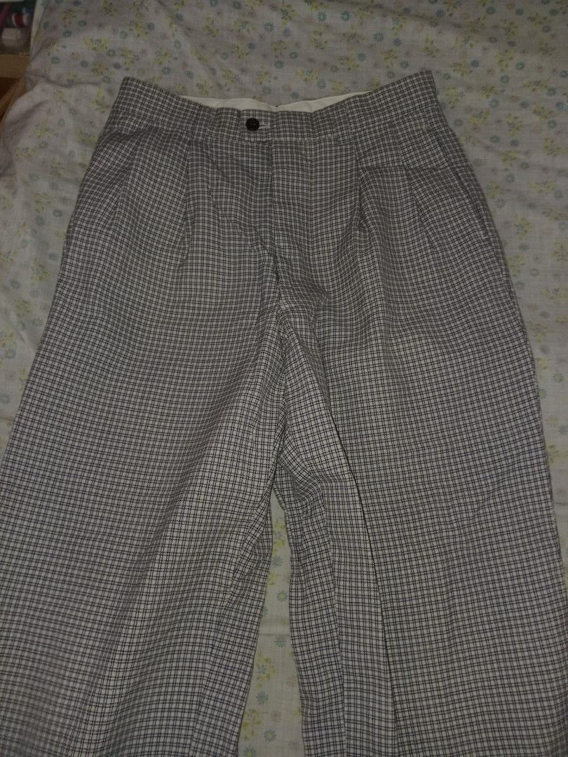High-waisted checkered formal pants | Corporate (Category: Other Bottoms) located in Manila. Submitted by tannie444 (Listing ID 1471218314, Image 1). Description: ✿ Minor flaw (see pic) ✿ Very high quality pants! (Made from Italy siya hehe) ✿ Estimated waist size: 30-32 ᯓᡣ𐭩 Mode of payment: GCash ᯓᡣ𐭩 J&T.