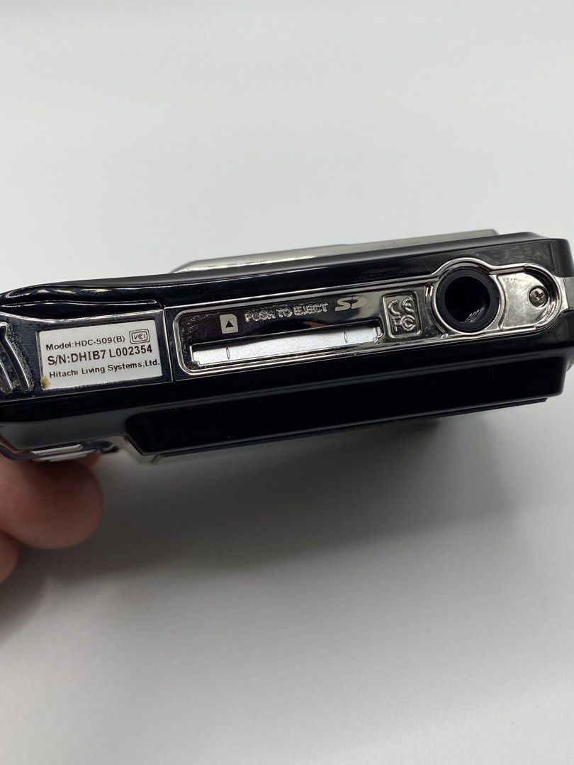 Hitachi i.mega HDC-509(B) (Category: Cameras) located in General Natividad. Submitted by lootsnijay (Listing ID 1471130480, Image 3). Description: Hitachi I.mega HDC-509(B) Inclusion/s: Memory card (1GB), battery & charger Cosmetic: 9/10 Issue/s: Chipped at top part & no cover at port 📍NUEVA ECIJA +shipping fee -Color may vary due to lighting. -Feel free to ask questions or photos..