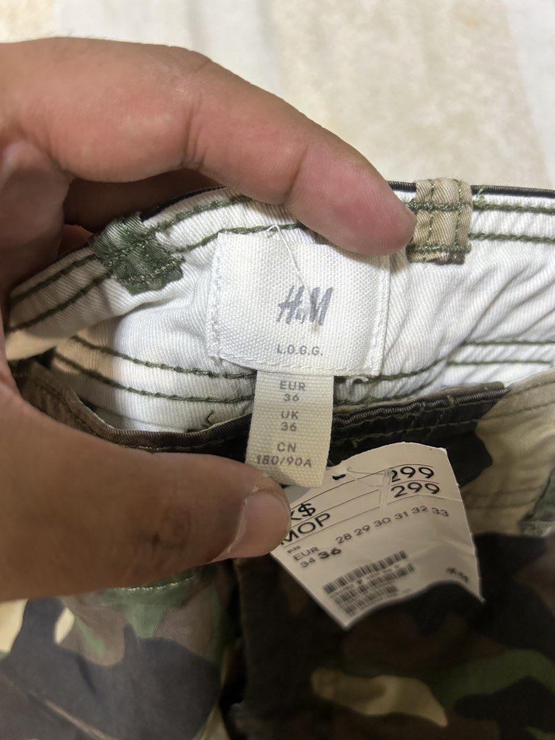H&M Camo Cargo Shorts (Category: Shorts) located in Baguio. Submitted by ontheracks074 (Listing ID 1471172081, Image 3). Description: H&M Camo Cargo Shorts Brand New Size 36 Lenght: 23.5 1200 shipped.