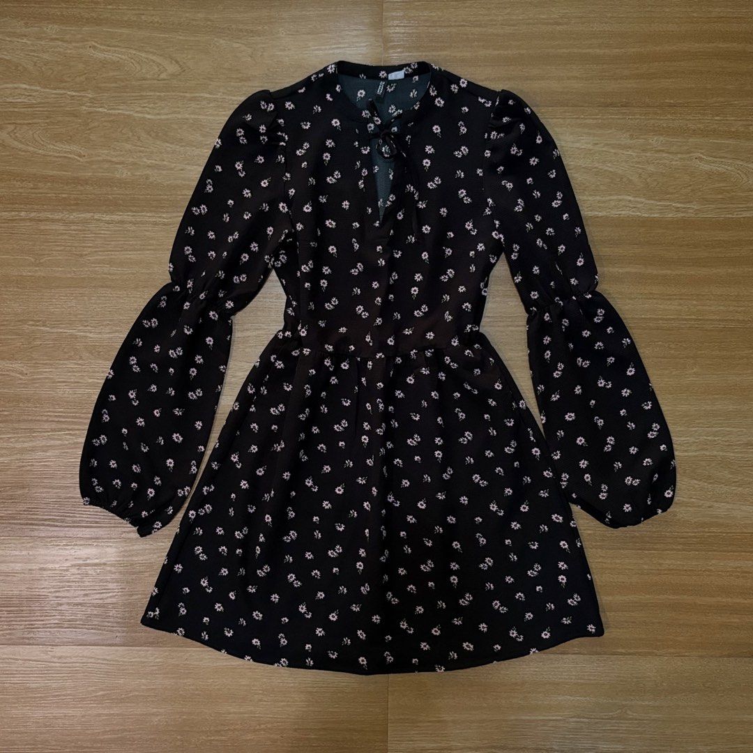 H&M Dress (Category: Dresses) located in Baguio. Submitted by alwaysdeclutter1ng (Listing ID 1471242506, Image 1). Description: .