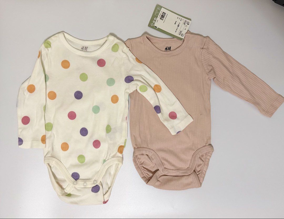 H&M Long Sleeve Bodysuits Set Size 4-6M (Category: Babies & Kids Fashion) located in General Santos City (Dadiangas). Submitted by my_lzlove (Listing ID 1471236969, Image 1). Description: - Brand: H&M - Condition: Brand new with tags attached (BNWT) - Size: 4-6 months (EUR 68) - Material: Soft and safe organic cotton - Design: Set of 2 (1 colorful polka dot on white base, 1 solid ribbed pink) - Features: Convenient snap buttons at the bottom for 