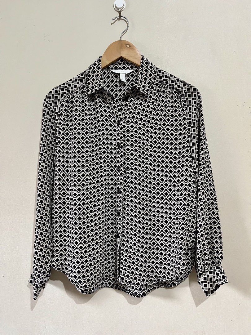 H&M Longsleeve (Category: Longsleeves) located in Quezon City. Submitted by zhin85 (Listing ID 1471244670, Image 1). Description: .