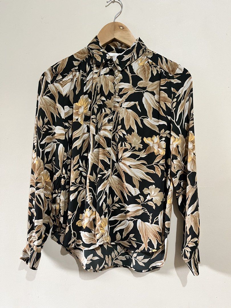 H&M Longsleeve (Category: Blouses) located in Quezon City. Submitted by zhin85 (Listing ID 1471244942, Image 1). Description: .
