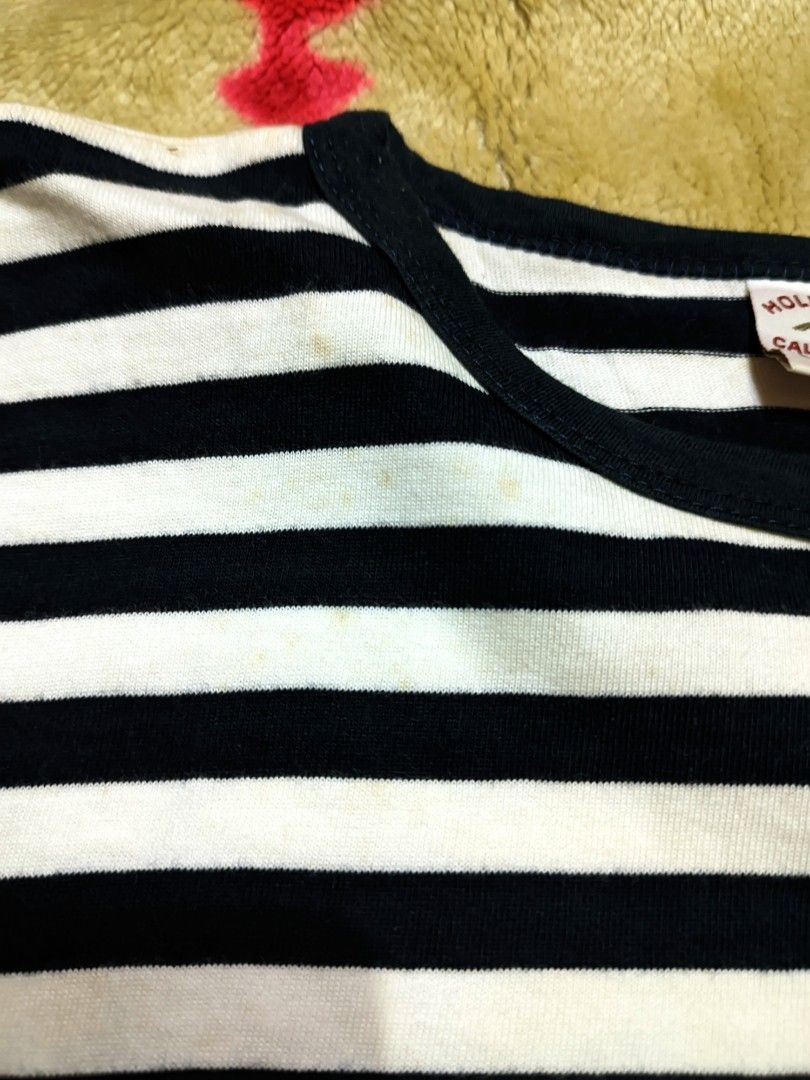 Hollister Long Sleeved Stripe Top (Category: Longsleeves) located in Rizal. Submitted by d3clutter_ (Listing ID 1471267332, Image 3). Description: 🛒 ˖ ˚｡⋆ decluttering | wts lfb ph ₱250 + sf — Hollister California Black & White Striped Long-Sleeved Top 🖤 • large on tag • 100% cotton • black and white horizontal stripes • fitted / casual basic silhouette • has faint yellow stains, not very noticeable when worn (see photos for reference) • no ww,