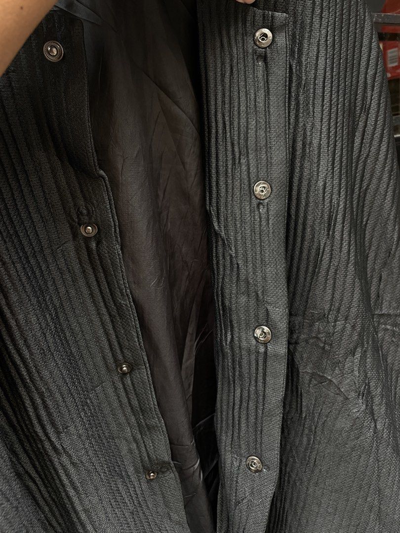 Homme Plisse Jacket (Category: Coats, Jackets and Outerwear) located in Las Pinas. Submitted by mnl.streetwear.ph (Listing ID 1471147917, Image 2). Description: • Homme Plisse Bomber Jacket Size 2 - Large Details posted flaws - hindi nasasara yung dalawa lang sa baba.