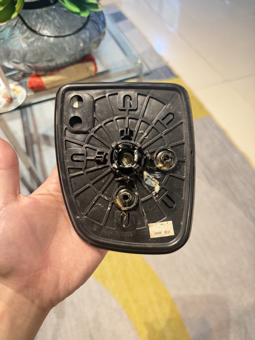 Honda Brio Stock Side Mirrors (Category: Body Parts and Accessories) located in Manila. Submitted by kelvs1435 (Listing ID 1471189641, Image 2). Description: Stick side mirrors Good condition 1750 only .