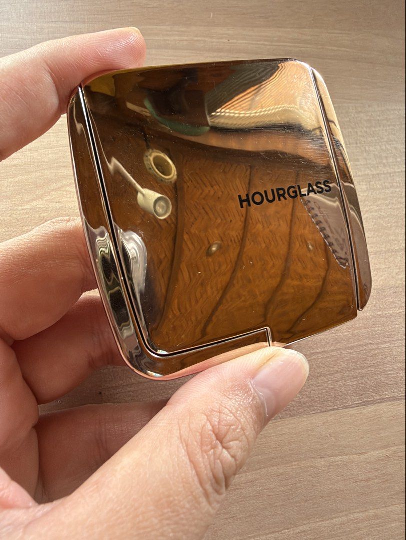Hourglass Ambient Lighting Blush - At Night (Category: Makeup) located in Marikina City. Submitted by closetcatalogue (Listing ID 1471144195, Image 3). Description: AUTHENTIC, bought last year in Sephora, Thailand. RFS: bought new makeup and don’t reach for it as much. - Brand: Hourglass Ambient Lighting Blush - Shade: Bronze and berry marbled - Condition: Gently swatched 1-2 times, surface looks untouched - Packaging: Signature metallic bronze c