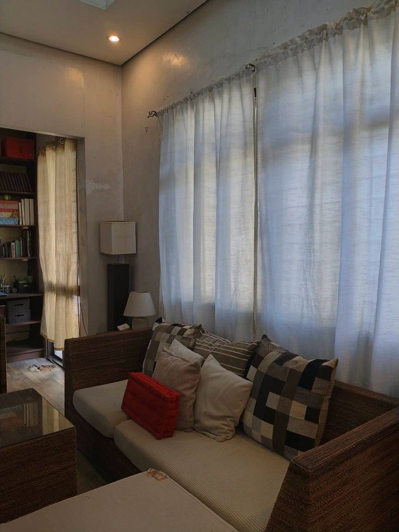 House for Sale in BFResort (Category: House & Lot) located in Marikina City. Submitted by vhanzmangaligmail.com (Listing ID 1471131638, Image 2). Description: Bungalow house with mezzanine. 3br 2tb 3car garage clean title nearer to Villar gym.