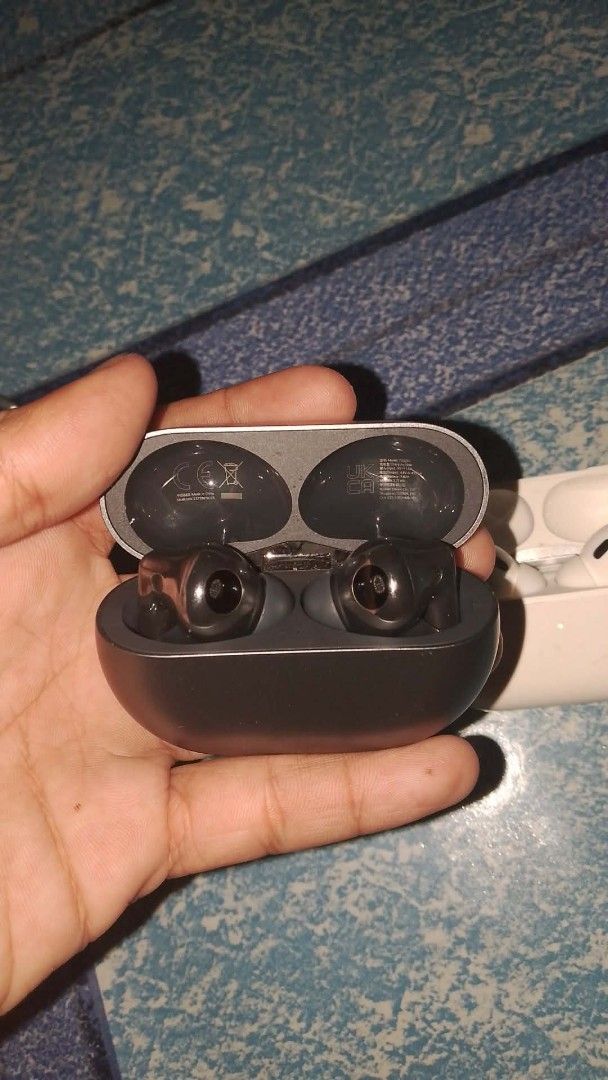 huawei free buds 2 (Category: Headphones & Headsets) located in Manila. Submitted by princealmheracalista (Listing ID 1471152695, Image 2). Description: wala na syang box pero bago pa .