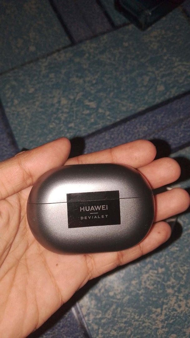 huawei free buds 2 (Category: Headphones & Headsets) located in Manila. Submitted by princealmheracalista (Listing ID 1471152695, Image 1). Description: wala na syang box pero bago pa .