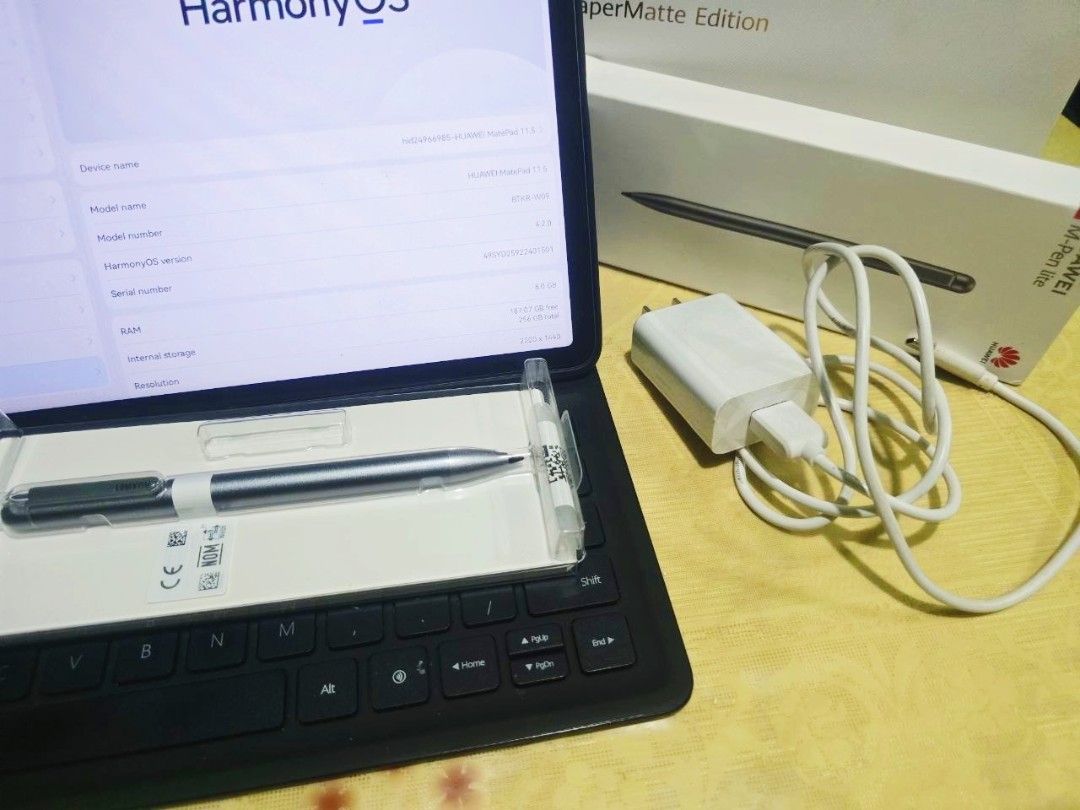 Huawei MatePad 11.5 (PaperMatte Edition) (Category: Android) located in Caloocan City. Submitted by re.miguel (Listing ID 1471193686, Image 3). Description: FOR SALE: Huawei MatePad 11.5 PaperMatte Edition (2025) P19,500 (slightly negotiable) Specs: - 8GB RAM - 256GB Storage - PaperMatte Display Inclusions: - Huawei MatePad 11.5 (2025) - Original Full-Sized Keyboard - Huawei M-Pencil - Original Box - Original Charger Bought last year, slightly us