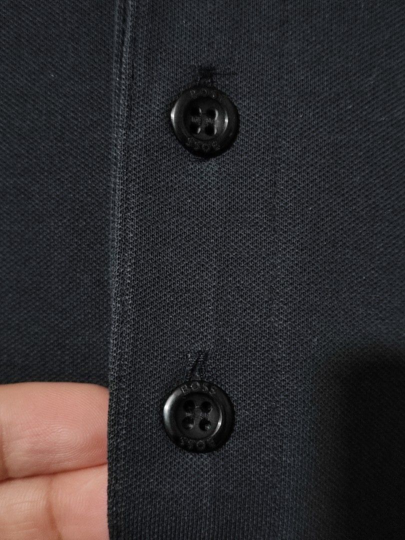 HUGO BOSS PAULE POLO SHIRT (Category: Tshirts & Polo Shirts ) located in Iloilo. Submitted by gooddimes (Listing ID 1471275980, Image 3). Description: Hugo Boss Paule Polo Shirt Authentic Slim Fit Stretch Size on tag: Medium Dimes: 20x28L Issue/s: Foldmark on collar Color rate: 8.8/10 Good condition ₱1,000 +sf Reminders: - All items are thrifted, please manage your expectations - Color may vary due to lighting - Please wash before using the item 