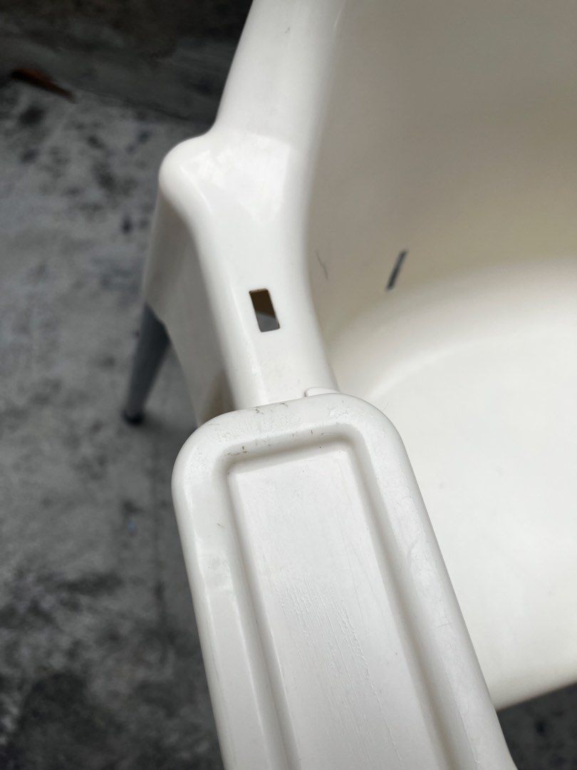 IKEA Style Baby High Chair (Category: Kids Tables & Chairs) located in Binan City. Submitted by ra.gray (Listing ID 1471173878, Image 3). Description: **with safety belt Selling for ₱250 only. Payment first. Ship thru LALAMOVE only. 📍Biñan, Laguna.