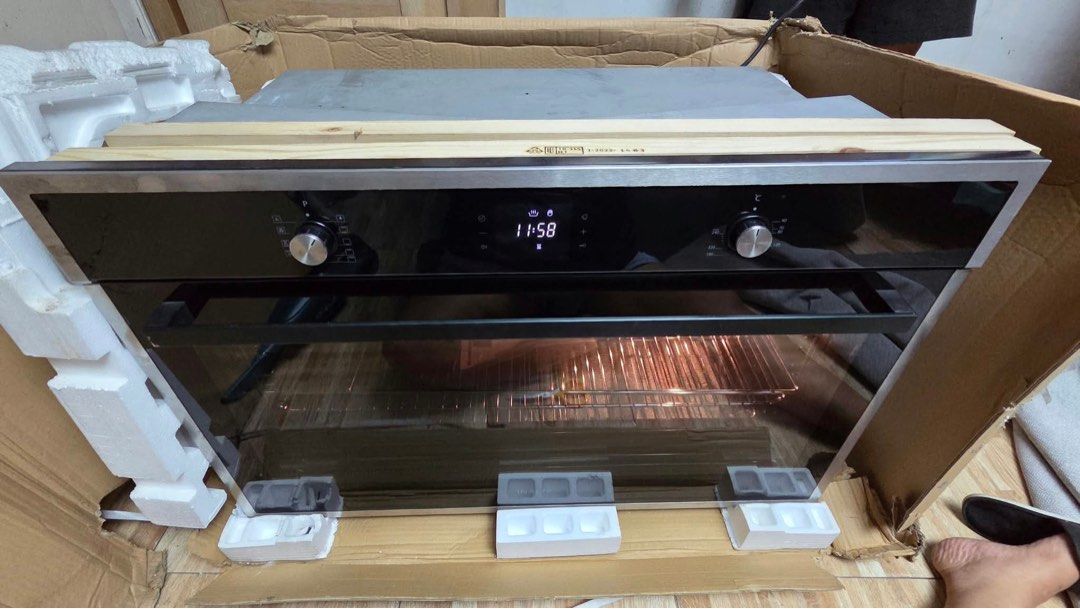 Inalto 90X60cm 9 function built in Electric Oven (Category: Ovens & Toasters) located in Rizal. Submitted by mikz_1303 (Listing ID 1471221176, Image 3). Description: Inalto 90X60cm 9 function built in Electric Oven FEATURES 129L capacity Push pull knobs Programmable LED timer Cavity cooling system Triple-glazed removable door Black glass door with s/steel trim Stainless steel side racks Touch control LED timer Made in Europe .