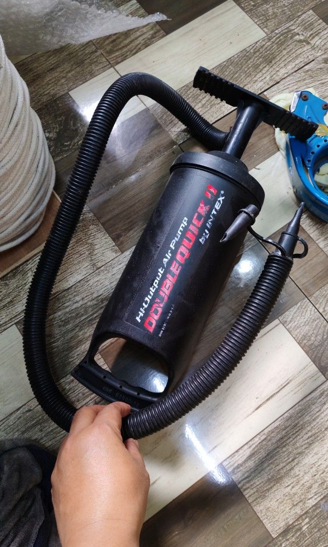 Intex air pump (Category: Everything Else Others) located in Quezon City. Submitted by plantcorner (Listing ID 1471223124, Image 1). Description: Used.